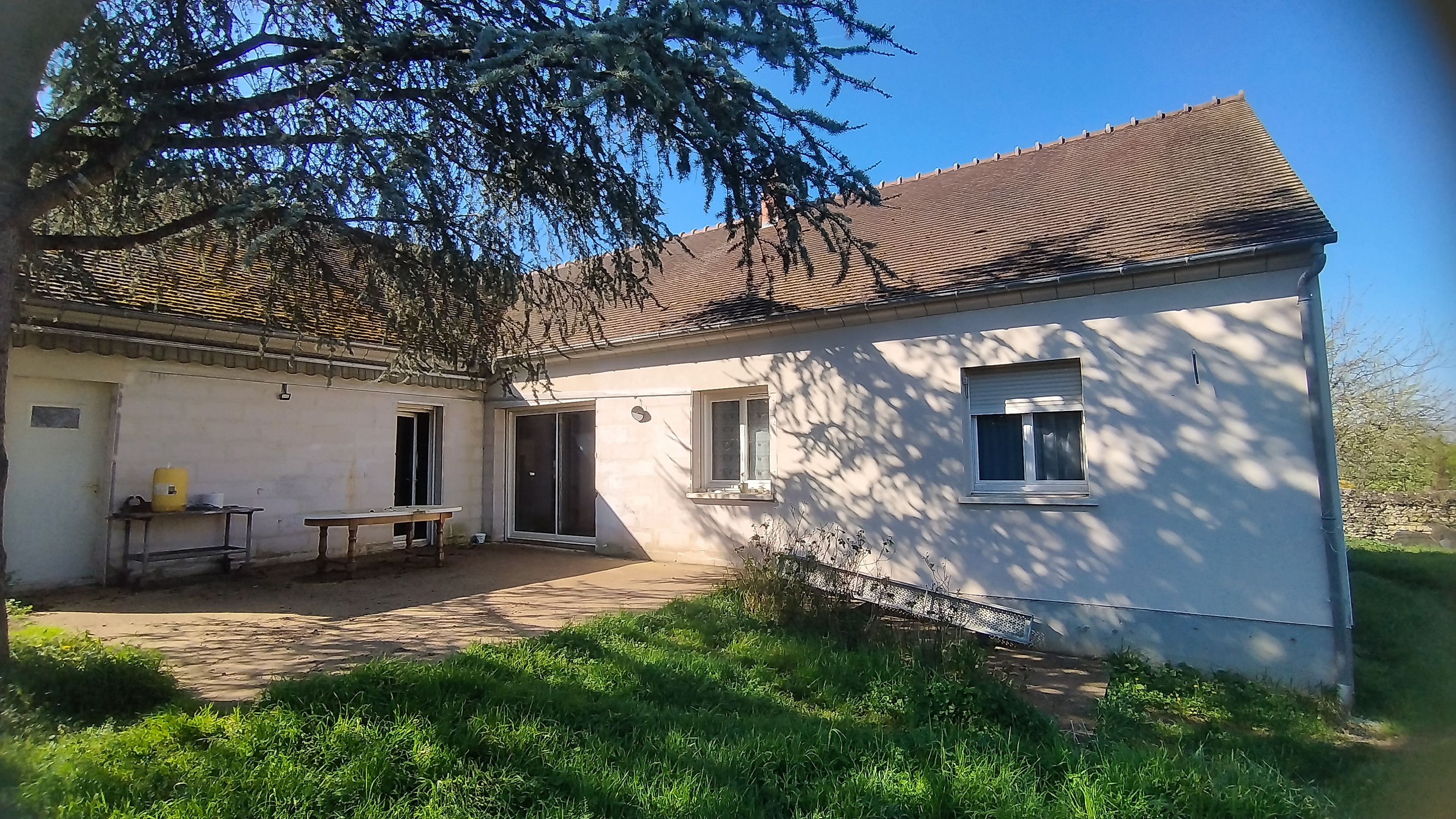 Pavillon F5 avec dépendance garage et terrain